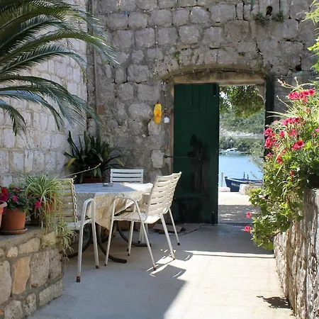 Triple Mali 8997d 3* Zaton (Dubrovnik-Neretva)